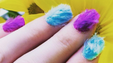 Furry nails – włochate paznokcie hitem tegorocznej wiosny